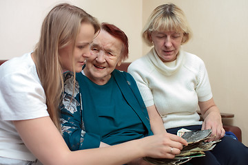 Image showing Grandmother, mom and daughter bonding