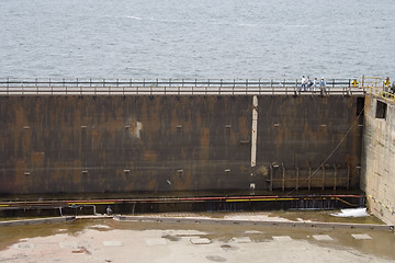 Image showing Dam for vessel mantain