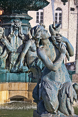 Image showing Famous fountain on rossio square the liveliest placa in Lisbon