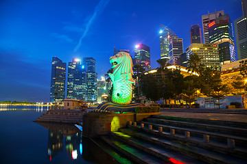 Image showing Overview of the marina bay with the Merlion in Singapore