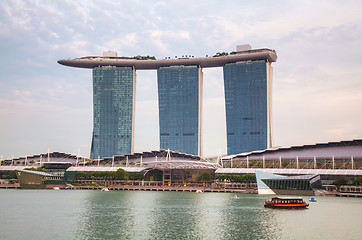 Image showing Overview of the marina bay with the Marina Bay Sands in Singapor