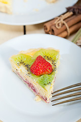 Image showing kiwi and strawberry pie tart 