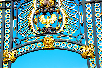 Image showing in london england the old metal gate  royal palace