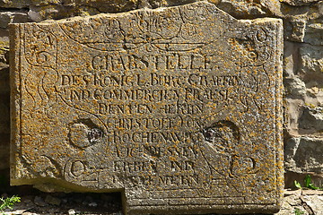 Image showing broken tombstone 