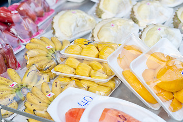 Image showing fresh fruits in packing