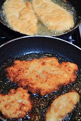 Image showing preparing czech chicken schnitzel\r\n