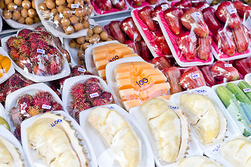 Image showing fresh fruits in packing