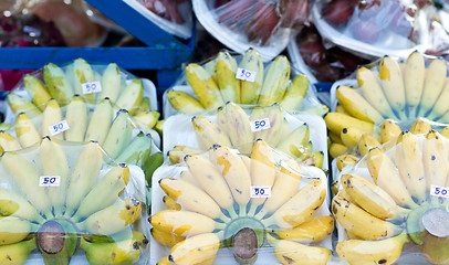 Image showing fresh fruits in packing