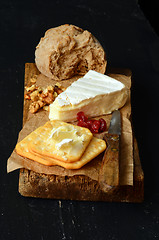 Image showing cheese and crackers