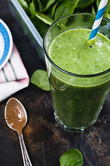 Image showing Green smoothie in glass