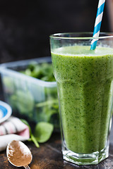 Image showing Green smoothie in glass