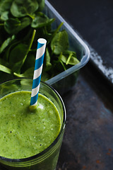 Image showing Green smoothie in glass