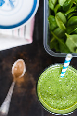 Image showing Green smoothie in glass