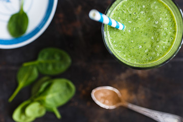 Image showing Green smoothie in glass