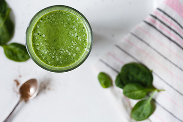 Image showing Green smoothie in the glass