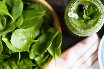 Image showing Green smoothie in the glass