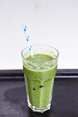 Image showing Green smoothie in the glass