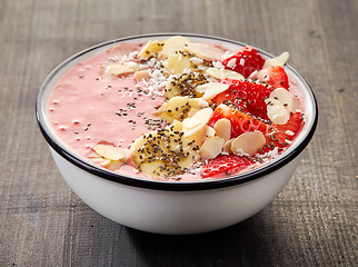 Image showing bowl of breakfast smoothie