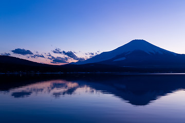 Image showing Mountain Fuji with Lake Yamanaka