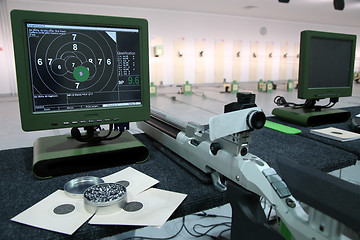 Image showing air rifle and 10m target monitor