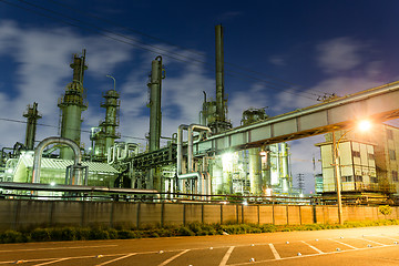 Image showing Factories in Kawasaki at night