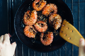 Image showing Shrimp fried with garlic and sesame seeds