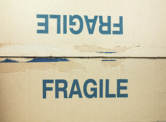 Image showing Fragile tag on packet