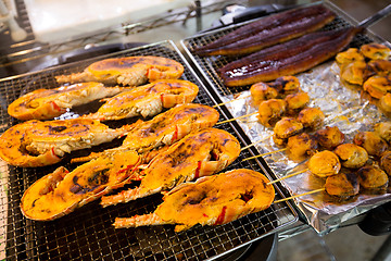 Image showing Roasted lobster and scallop at wet market