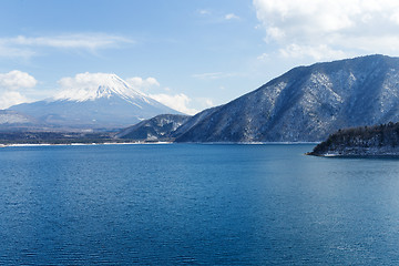 Image showing Lake Motosu and Fujisan 