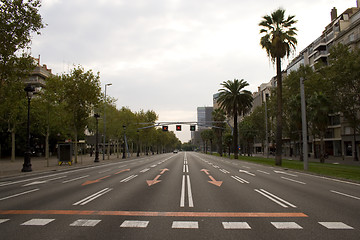 Image showing Empty road on the crowded city