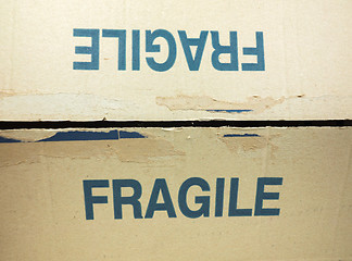 Image showing Fragile tag on packet