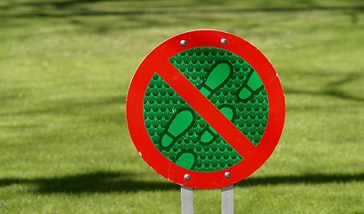 Image showing Sign-keep off grass