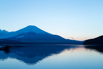 Image showing Lake yamanaka and mountain Fuji