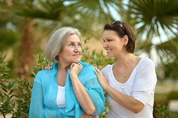 Image showing Mother and daughter in  park