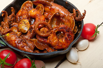 Image showing fresh seafoos stew on an iron skillet