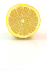 Image showing half lemon