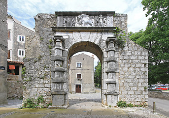 Image showing Cres Gate