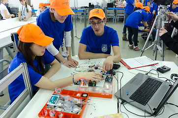 Image showing students of college show electronic components