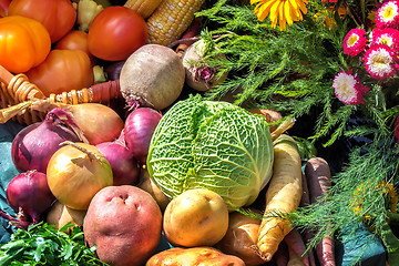 Image showing Vegetable harvest is sold at the fair.