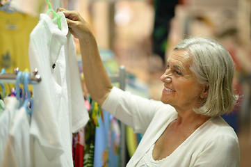 Image showing woman in shopping center