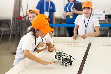 Image showing Competitions of robots among school students