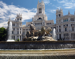 Image showing city hall  Palace Cybele Palacio de Cibelas  statue and fountain