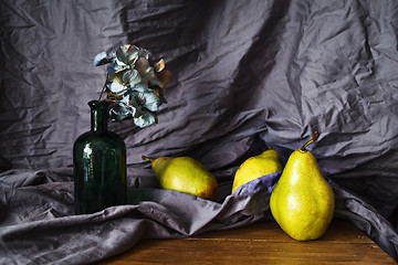 Image showing The image of flowers and green pears 