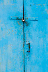 Image showing Old lock on the door.