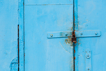 Image showing Old lock on the door.