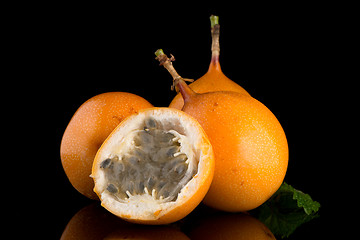 Image showing Passion fruit maracuja granadilla