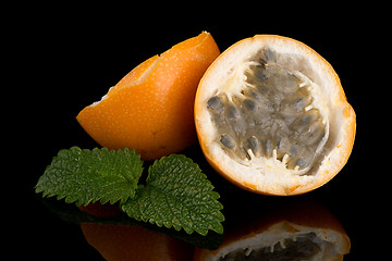 Image showing Passion fruit maracuja granadilla