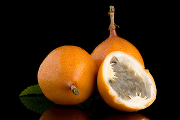 Image showing Passion fruit maracuja granadilla