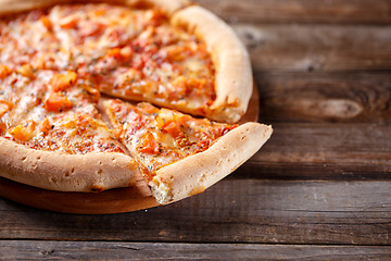 Image showing Delicious italian pizza.