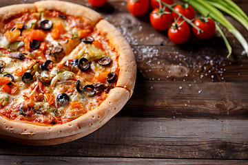 Image showing Vegeterian pizza with mushrooms and olives